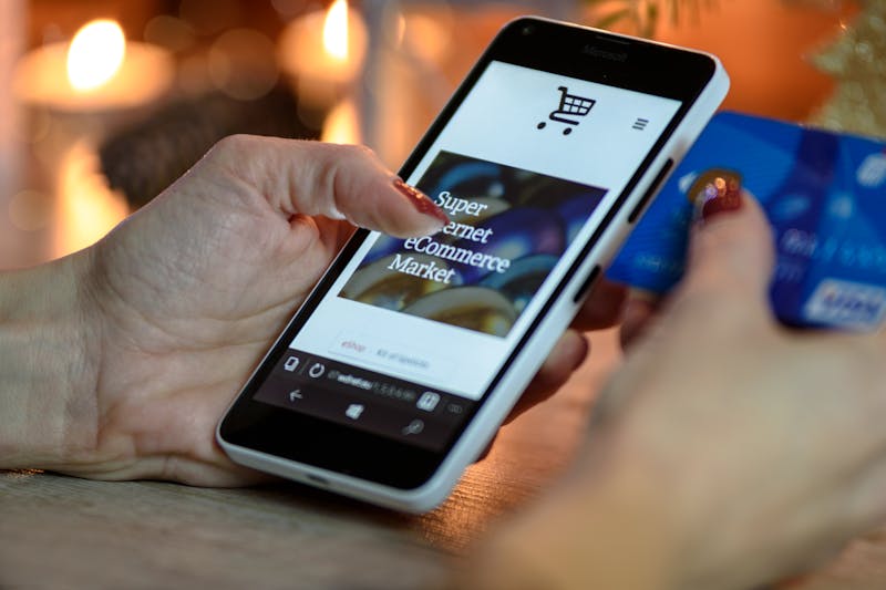 Retail & E-commerce